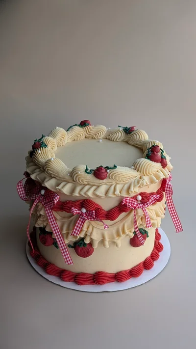 Vintage Picnic Cake - 8 Inch 3 Layer