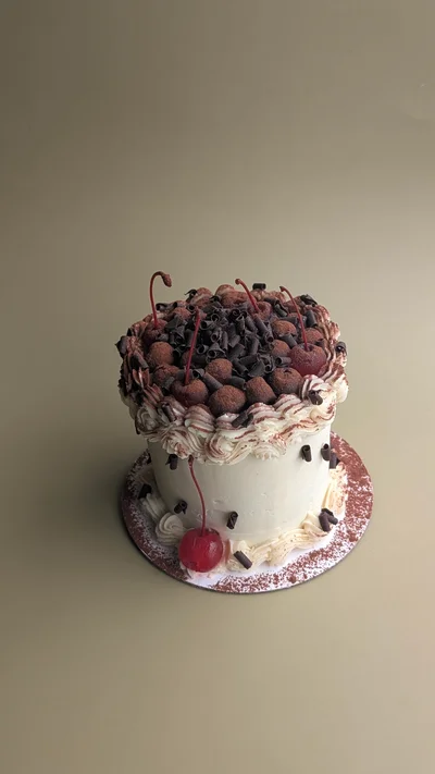 Black Forest Cake - 4 Inch 2 Layer