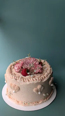 Semi Vintage Floral Cake - 8 Inch 2 Layer