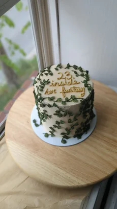 Fantasy Cake with Vines